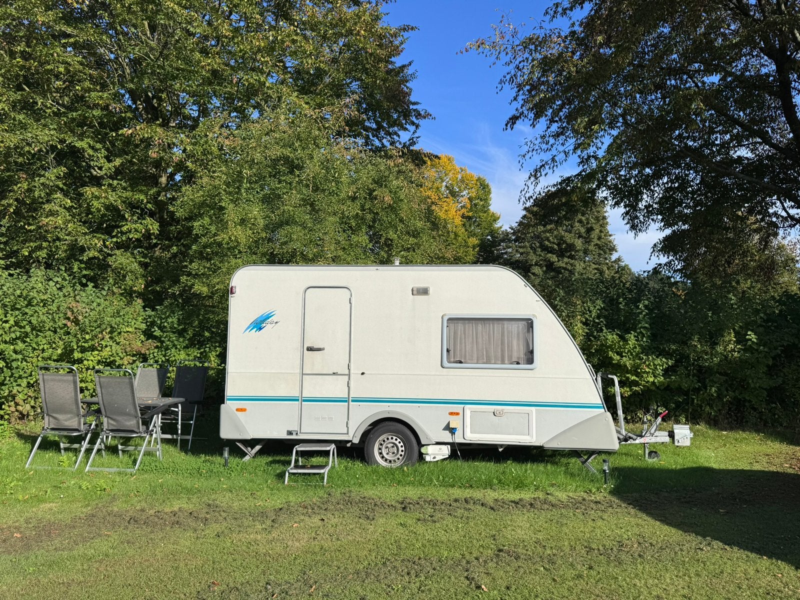 Eiffelland Holiday Caravan Knaus | Ruim-degelijk-schoon!, Fietsenrek, Rondzit, 2 aparte bedden, 750 - 1000 kg