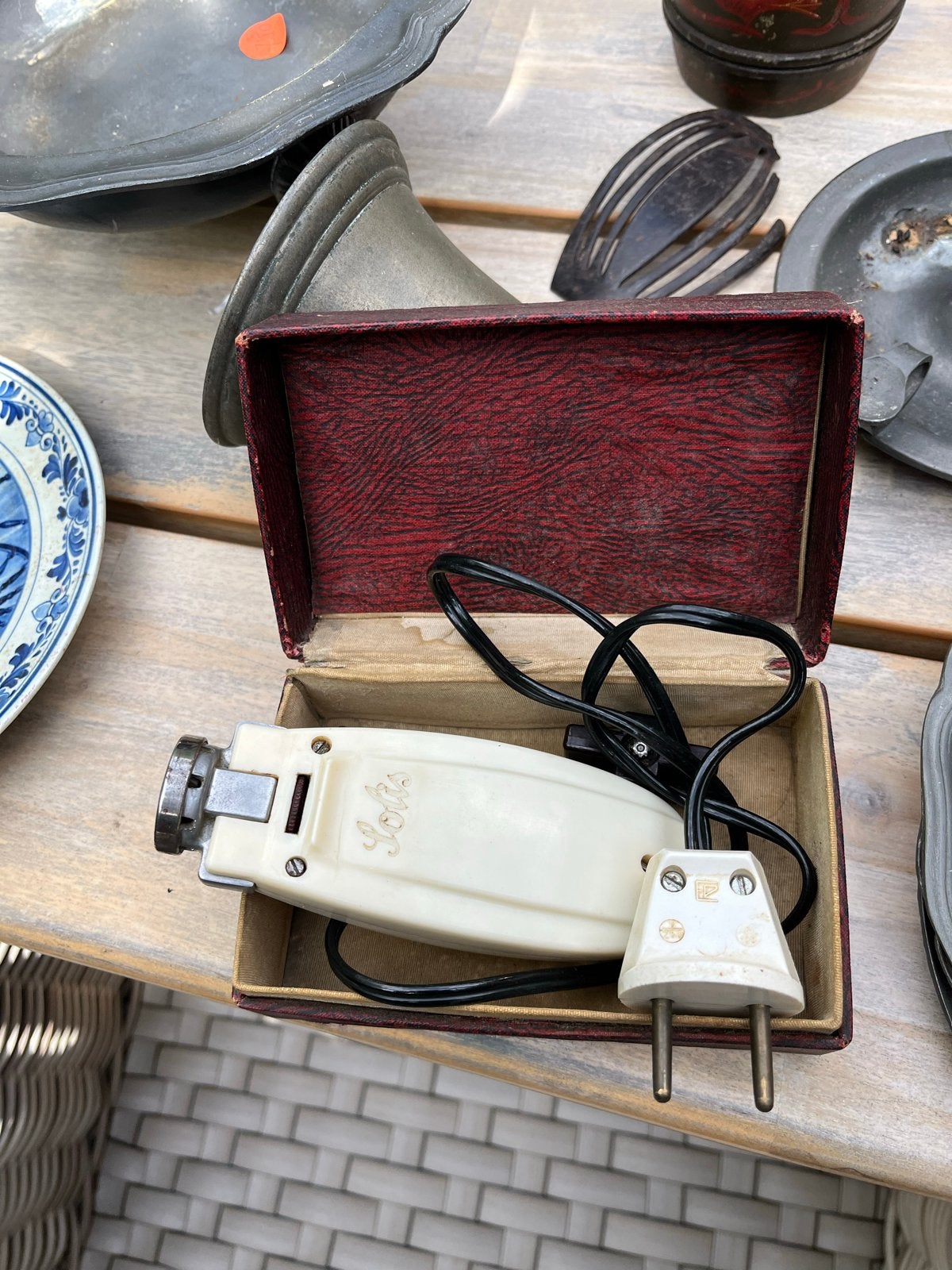 Vintage Solis Elektrisch Scheerapparaat Jaren 50 in Cassette, Verzamelen, Ophalen of Verzenden, Gebruikt