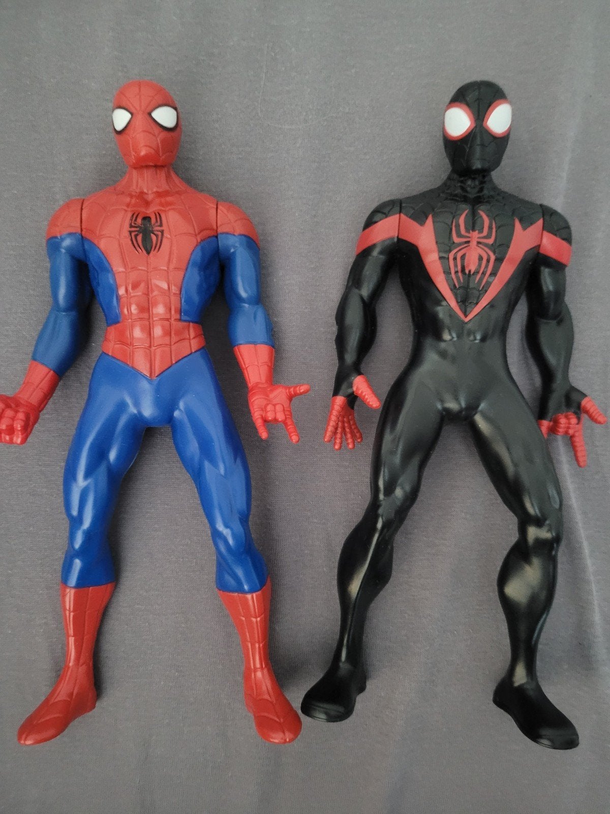 2x Spiderman Pop 24 cm - Zo goed als nieuw, Ophalen of Verzenden, Zo goed als nieuw