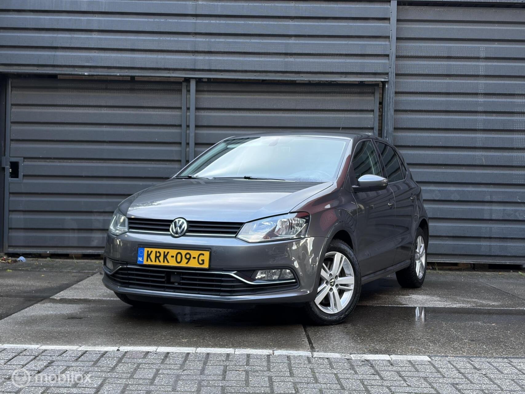 Volkswagen Polo 1.2 TSI Highline/ CRUISE/AIRCO/NW APK/PDC, Stof, Gebruikt, Bedrijf, Grijs