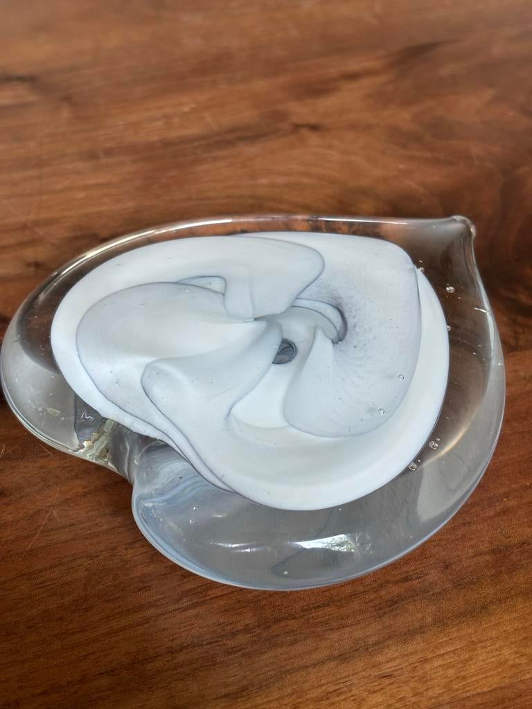 Glazen hart met wit en grijs swirl design, Antiek en Kunst, Antiek | Glas en Kristal, Ophalen of Verzenden