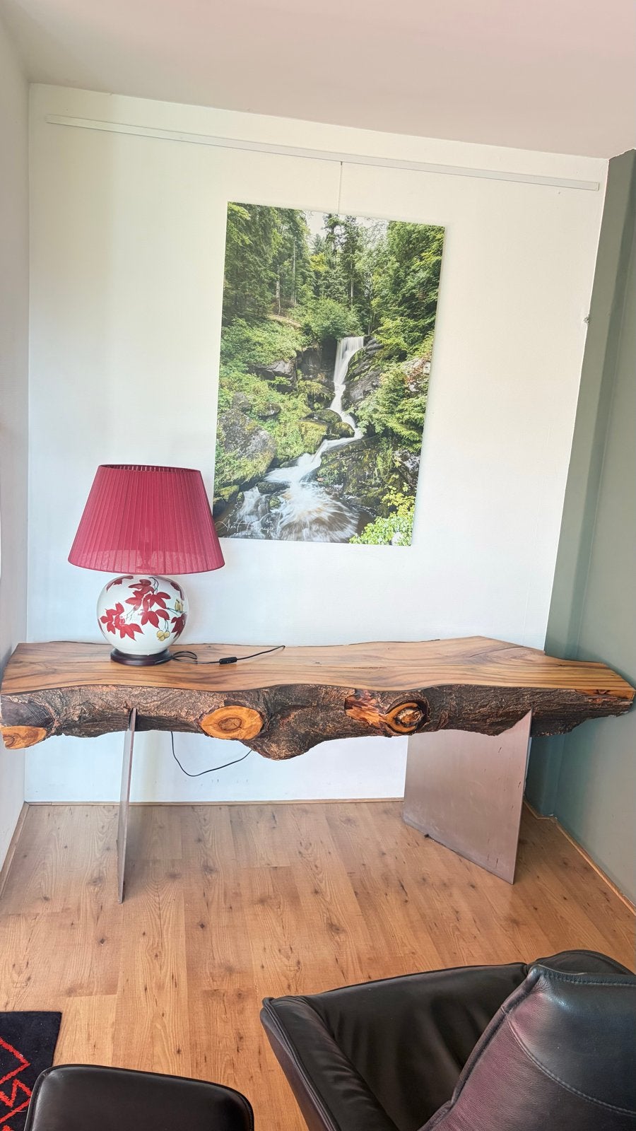 Exclusieve Hulshof Sidetable van Wild Notenhout, Ophalen, 200 cm of meer, Zo goed als nieuw, Overige vormen