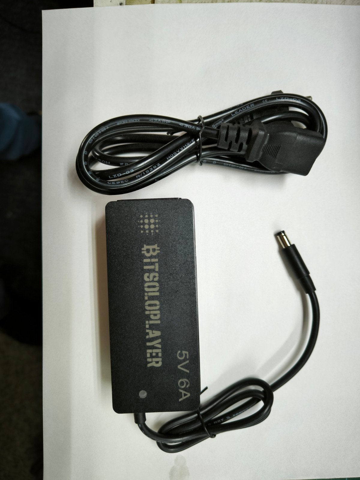 BITSOLO.PLAYER 5V 6A Voeding Adapter met Stroomkabel, Audio, Tv en Foto, Ophalen of Verzenden, Nieuw