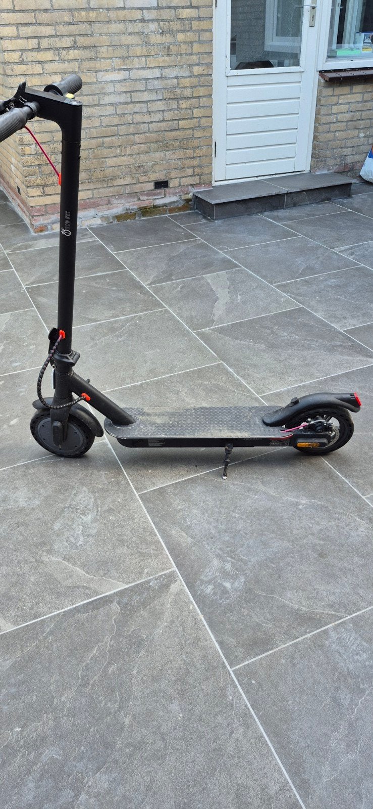 Elektrische step met oplader en slot, Ophalen, Gebruikt, Elektrische step (E-scooter), Ocean drive