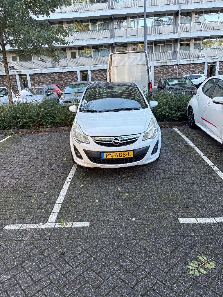 Opel Corsa 1.4 64KW 3D 2011 Wit, Auto's, Voorwielaandrijving, 40 €/maand, 1398 cc, 4 cilinders