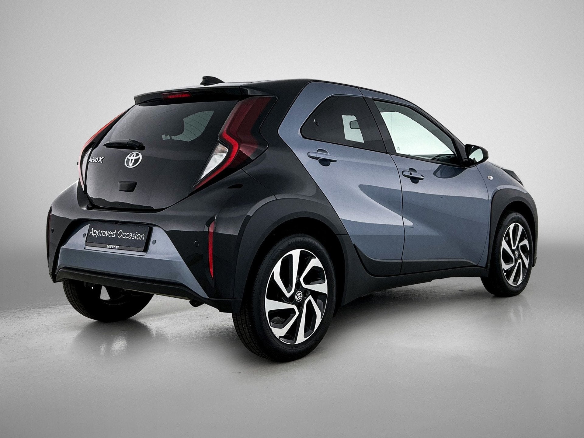 Toyota Aygo X 1.0 VVT-i S-CVT Pulse + | BTW Voertuig | Parke, Auto's, Toyota, Stof, Gebruikt, Zwart, 4 stoelen