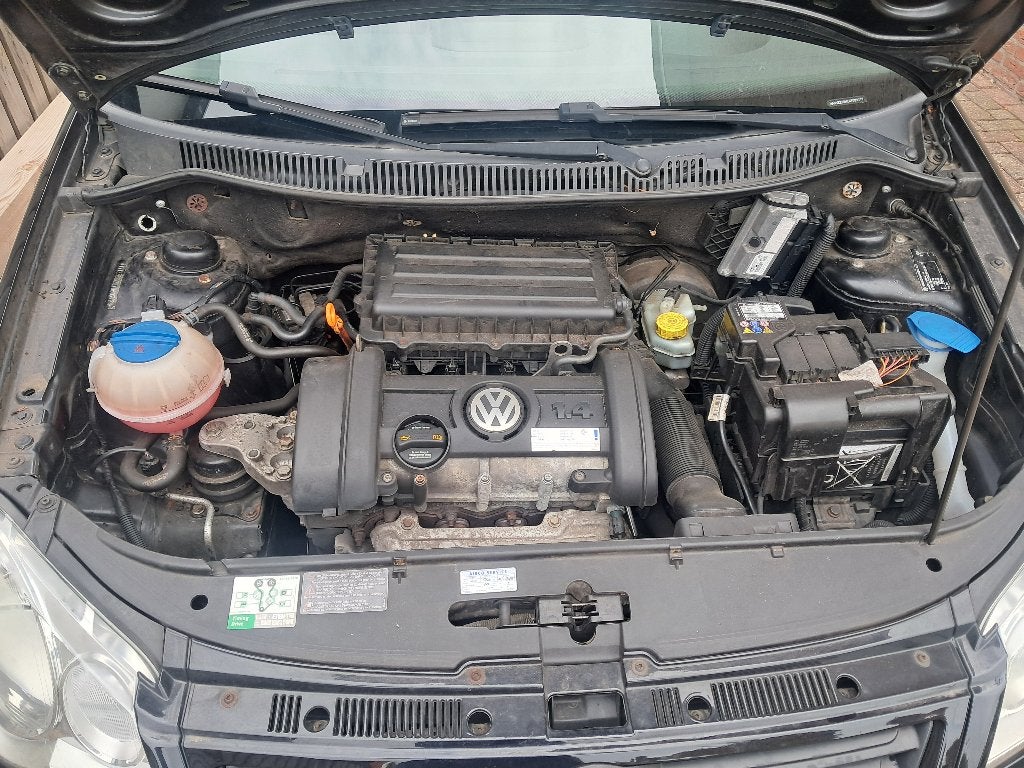 Volkswagen Polo 1.4 16V 59KW AUT 2007 Zwart, Stof, 4 cilinders, Zwart, Overige kleuren