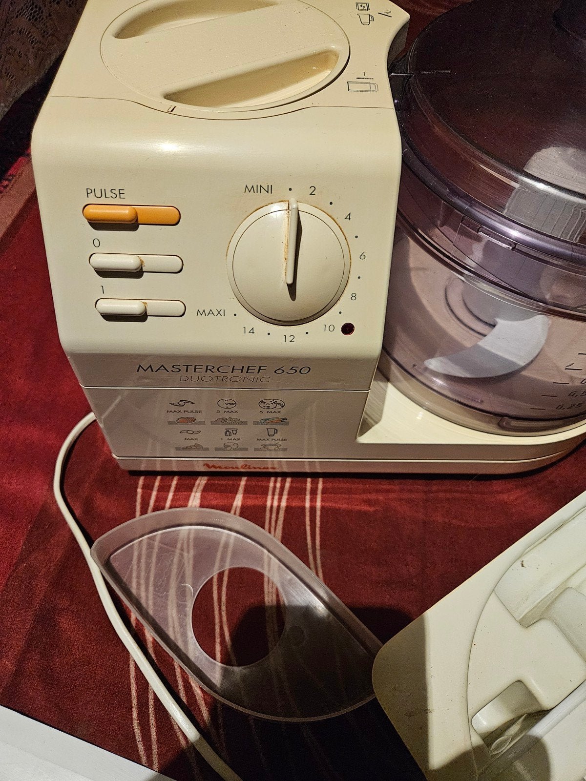 Moulinex Masterchef 650 Duotronic Keukenmachine, 2 tot 3 liter, Ophalen, Gebruikt, 3 snelheden of meer