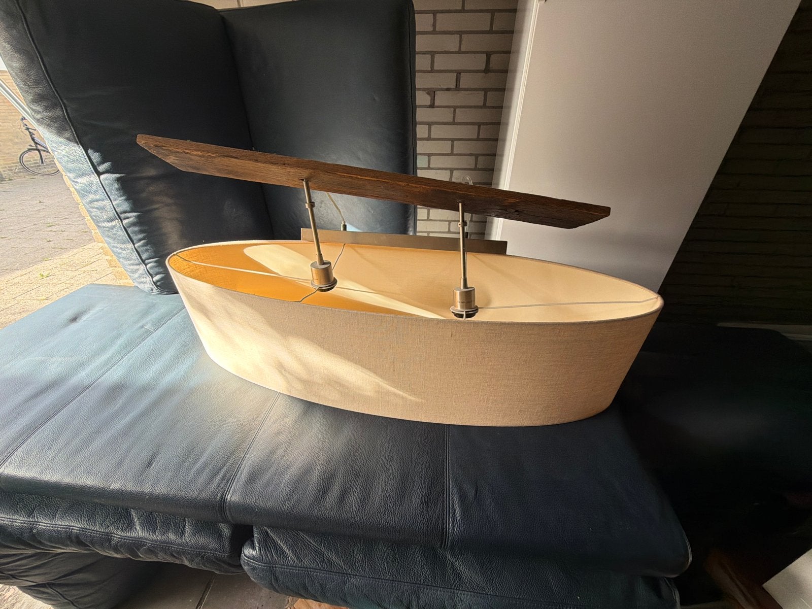 Unieke hanglamp met houten balk en stoffen kap, Ophalen, Zo goed als nieuw, Hout, E27 (groot)
