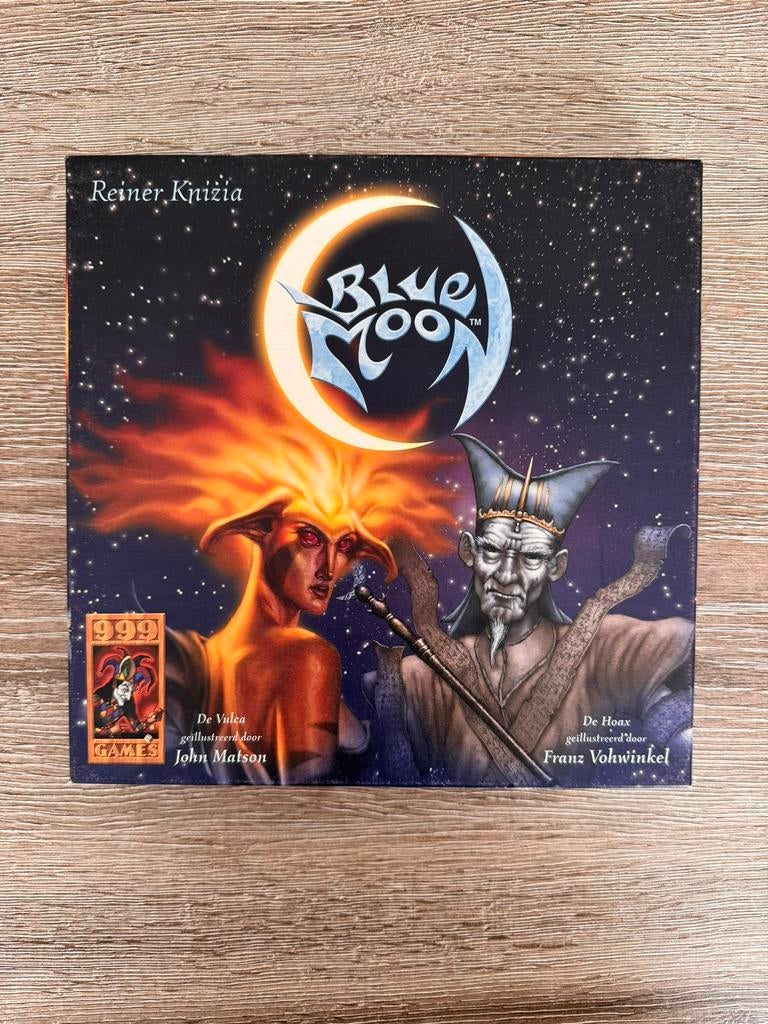 Gezelschapsspel Blue Moon, Ophalen of Verzenden, Zo goed als nieuw