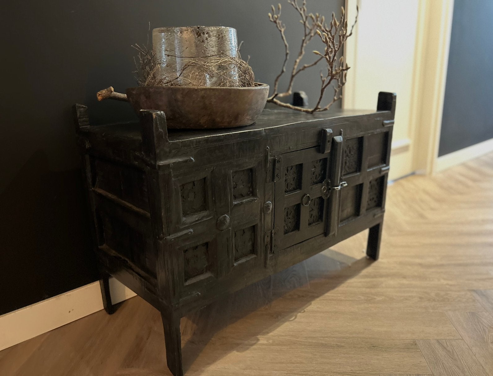 Kleine zwarte damchiya kast kist india oosters bohemian, Ophalen