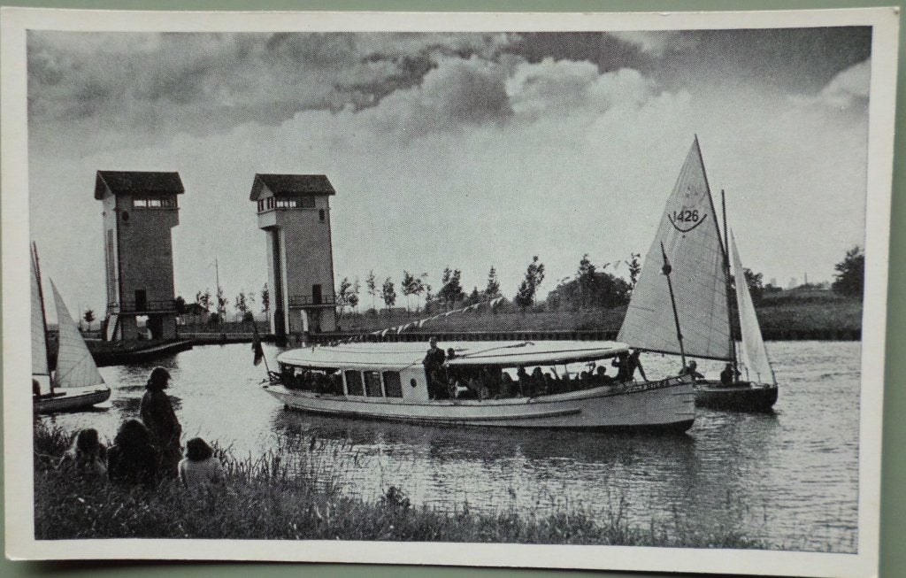 Twentekanaal - Waterwerken en Toeristenboot - jaren 60, Ophalen of Verzenden, 1960 tot 1980, Ongelopen, Overijssel