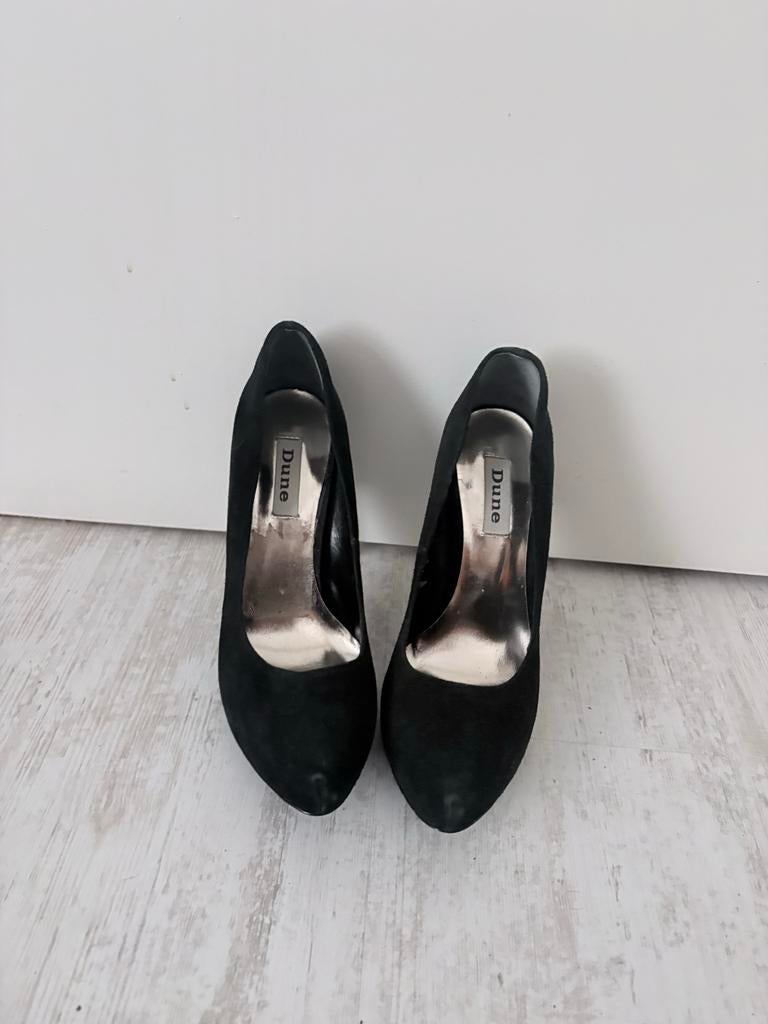 Dune Zwarte Suede Pumps met Bijzondere Hak, Ophalen of Verzenden, Zo goed als nieuw, Zwart, Pumps