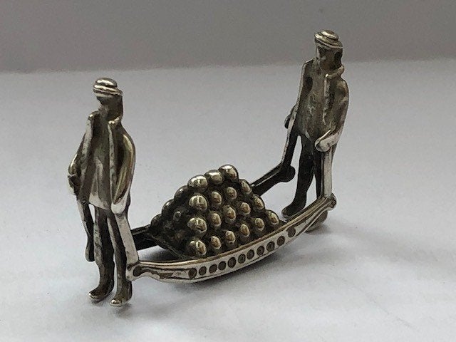 Zilveren miniatuur kaasdragers, Verzenden, Zilver