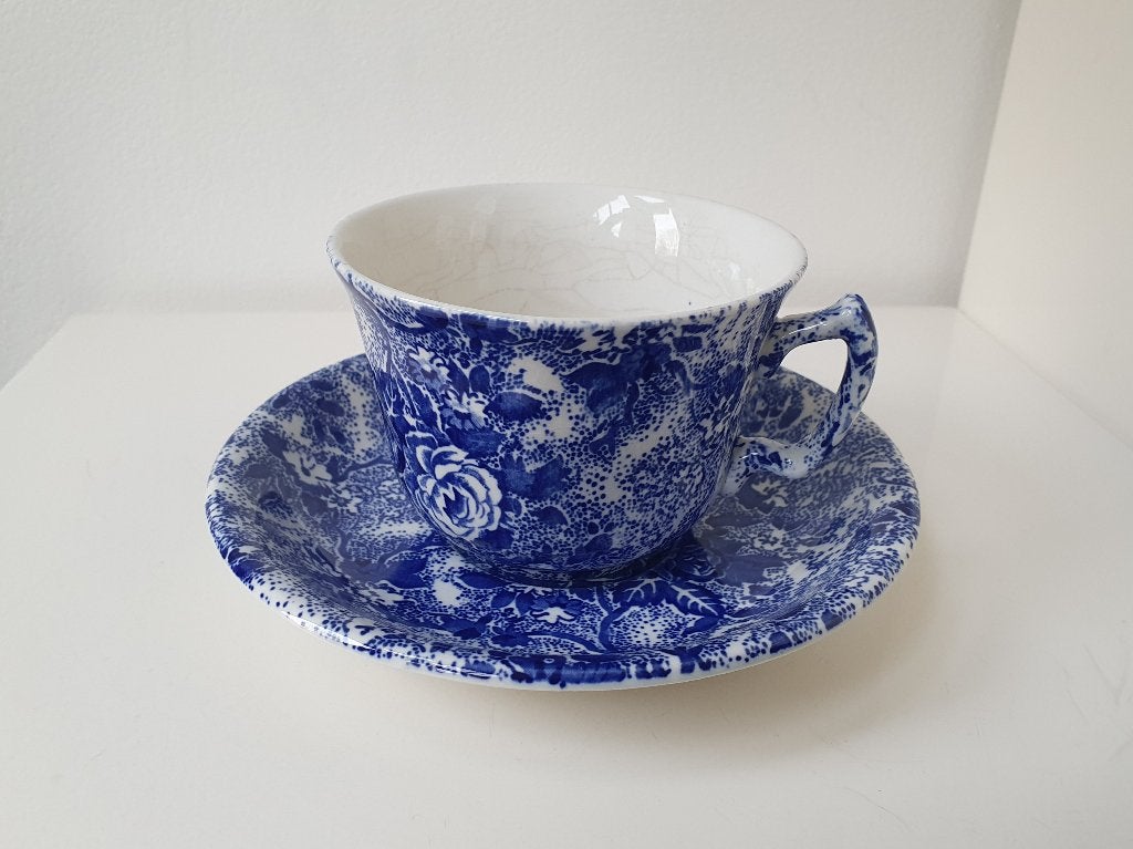 antieke kop met schotel van Laura Ashley - Chintzware, Verzenden, Zo goed als nieuw, Overige stijlen, Kop(pen) en/of Schotel(s)