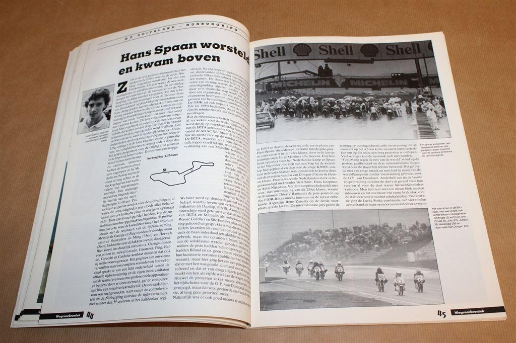 Wegrace Kroniek 88/89 — Compleet Jaarboek Motorraces, Ophalen of Verzenden, Gelezen