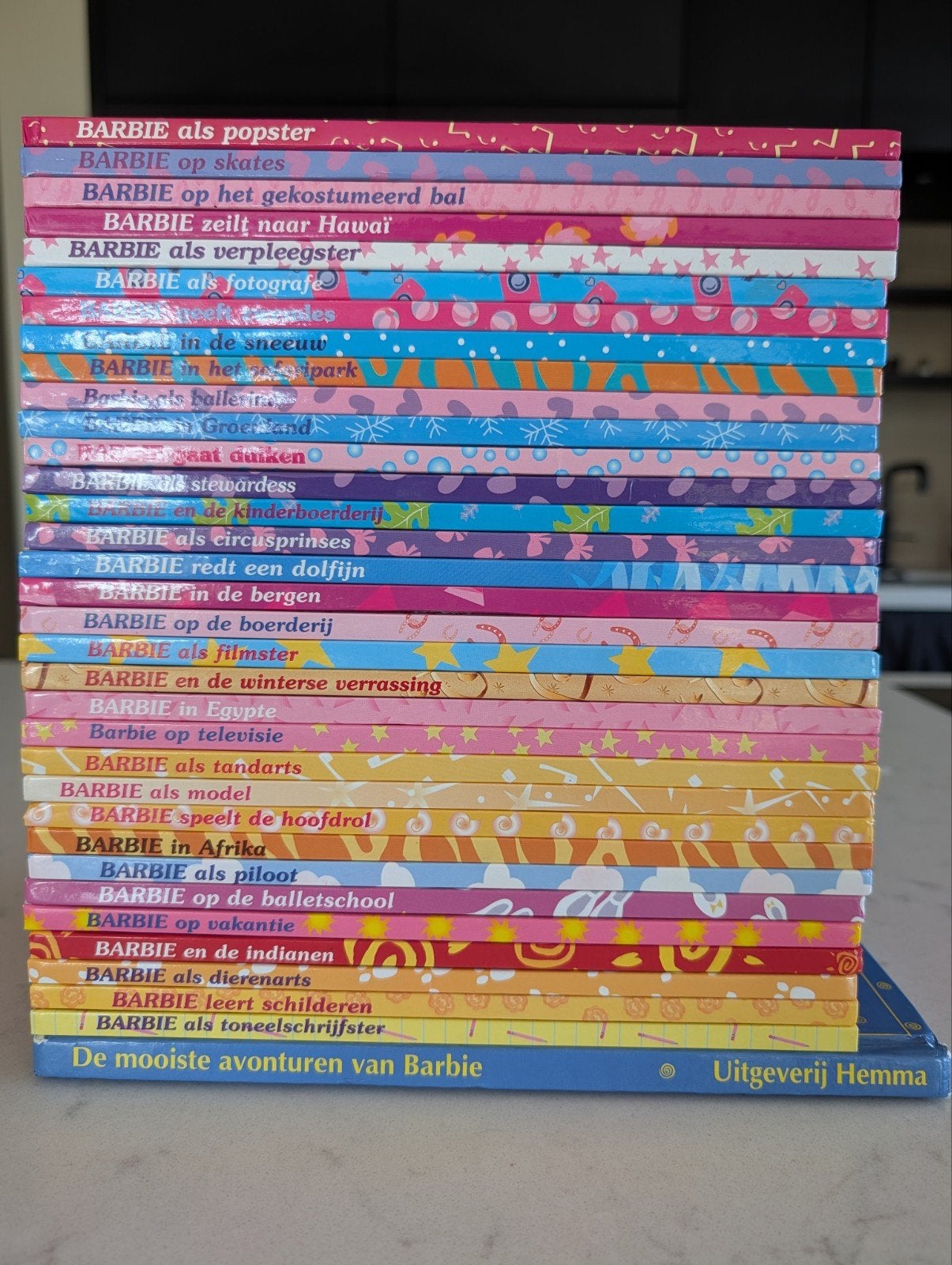 Grote collectie 34 Barbie boeken - Harde kaft, Ophalen of Verzenden, Zo goed als nieuw, Fictie algemeen