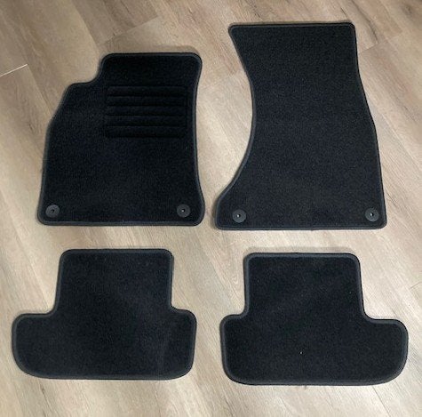Mattenset voor een Audi A5 Type 8T/8F, Auto-onderdelen, Info@schoenek.de, Nieuw, Gabor-Schönek-Straße 1 -5, 93149 Nittenau, Schonek