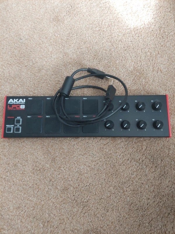 Akai LPD8 pad controller, Muziek en Instrumenten, Midi-apparatuur, Verzenden, Gebruikt