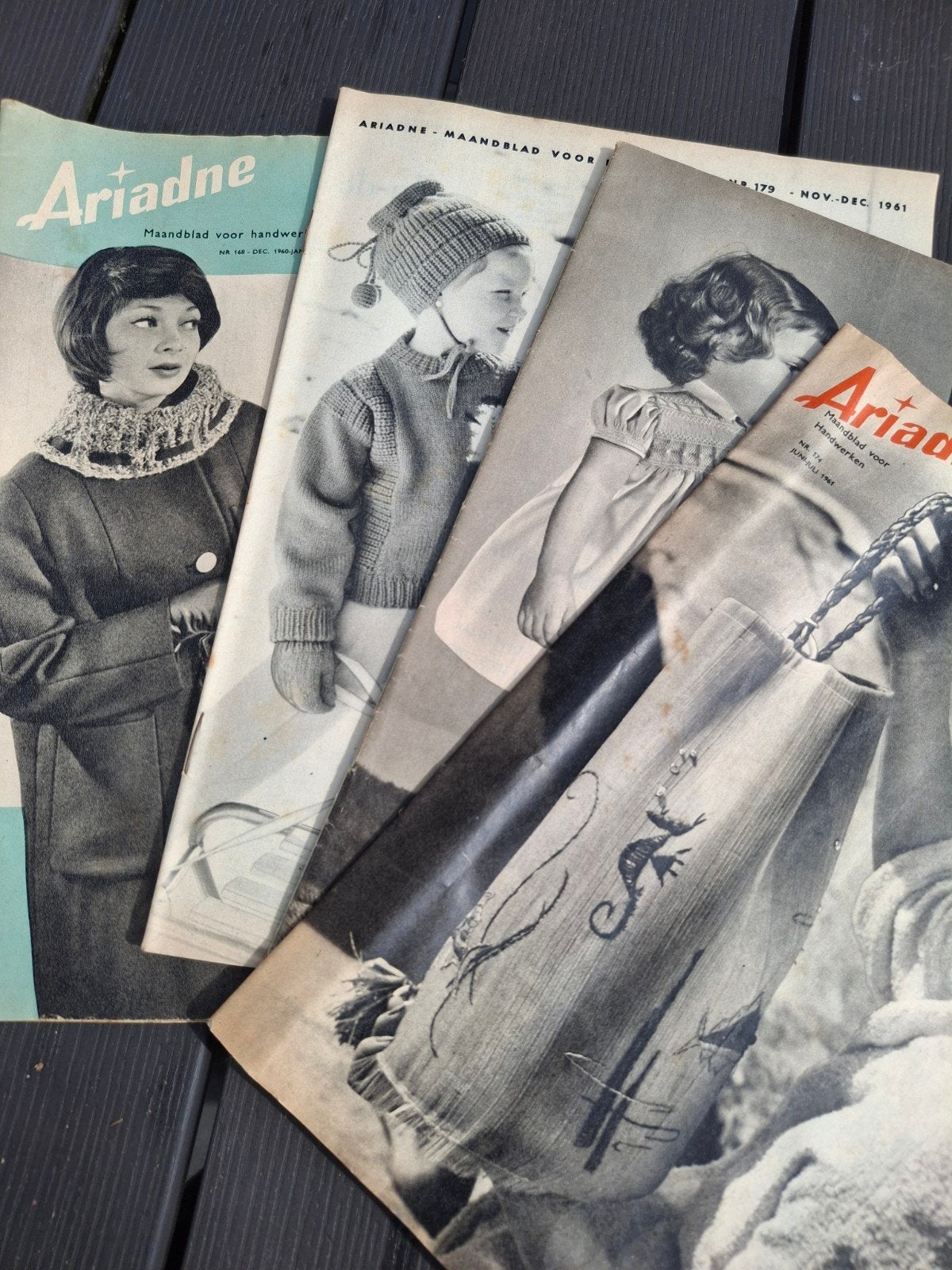 Oude Ariadne Maandblad voor Handwerken 1961 Diverse Nummers, Ophalen of Verzenden, Gelezen, Overige typen