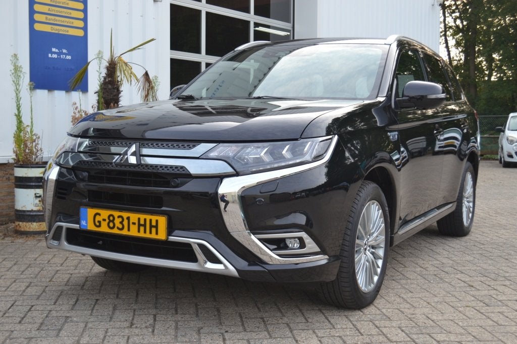 Mitsubishi Outlander 2.4 PHEV Instyle (bj 2019, automaat), Automaat, 4 cilinders, Bedrijf, Hybride Elektrisch/Benzine