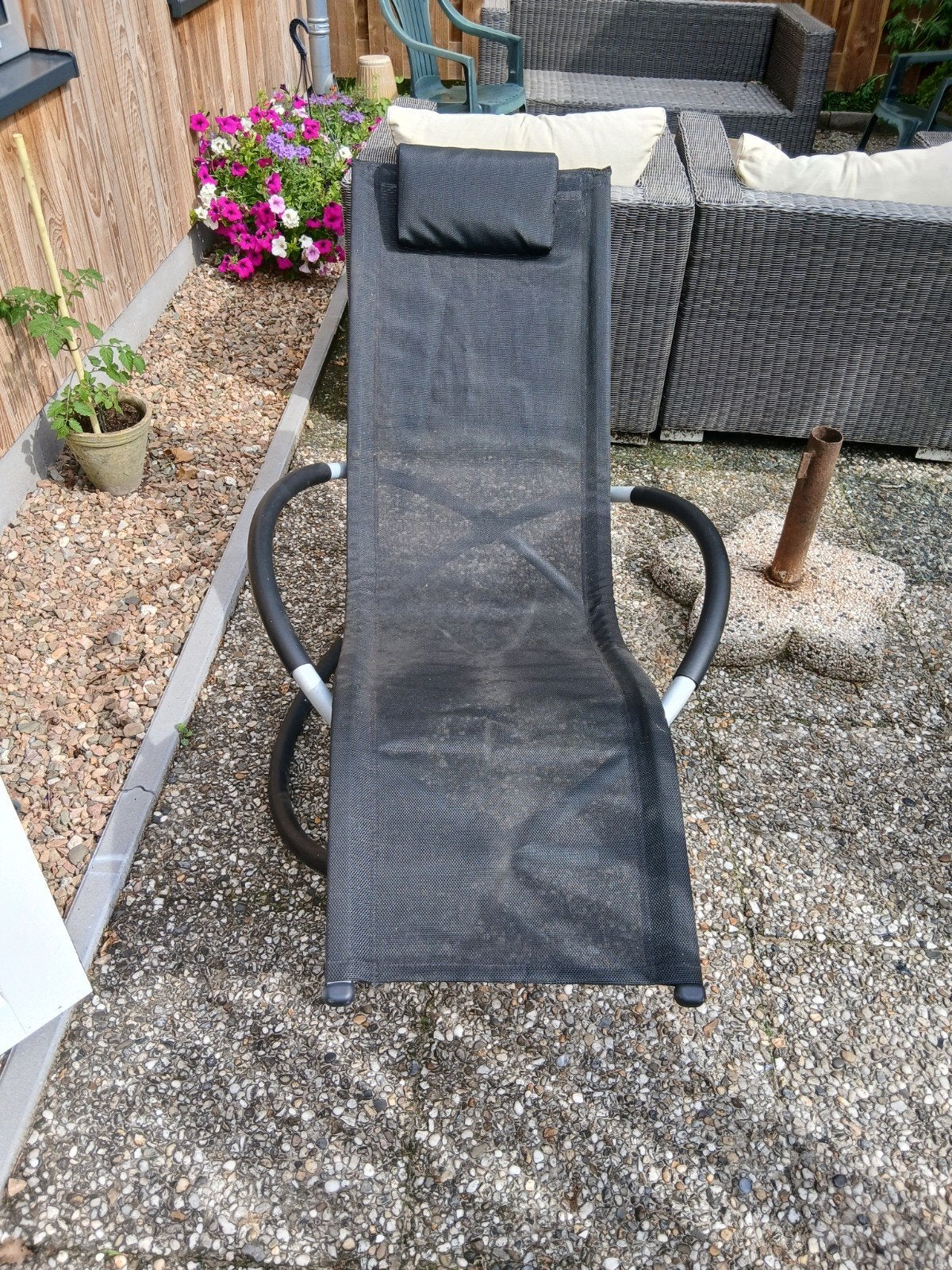 2 comfortabele VidaXL ligstoelen met kussen, Ophalen, Metaal