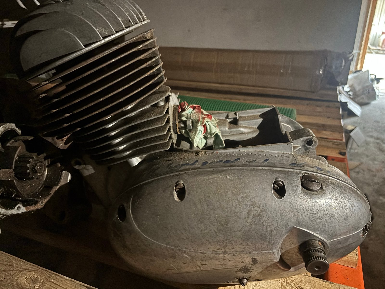 Oude motorblok voor restauratie of onderdelen, Ophalen, Gebruikt