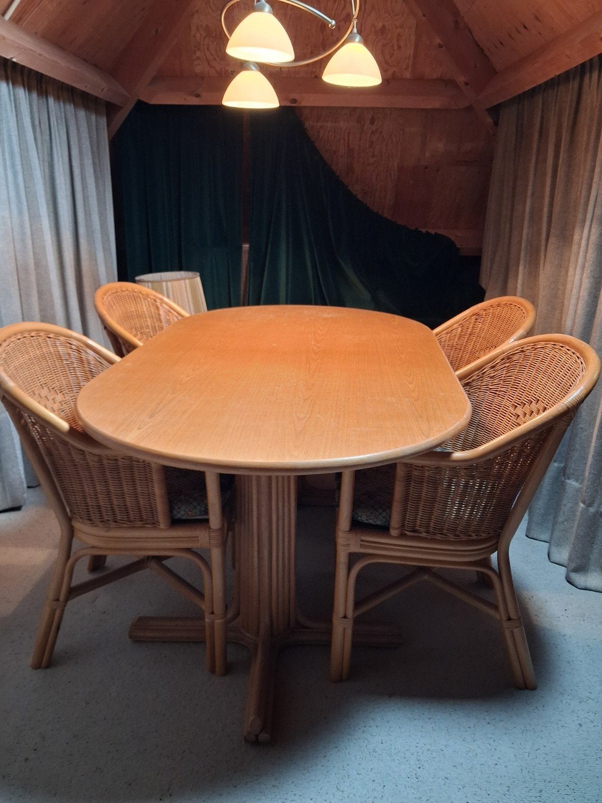 manou eethoek, Ophalen, Gebruikt, 4 tot 6 stoelen