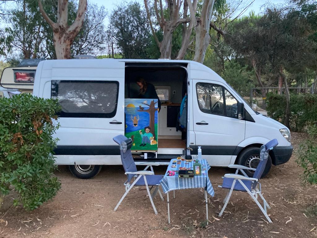 Off grid Mercedes Sprinter zelfbouw camper, Automaat, Tot en met 2, Diesel, Koelkast