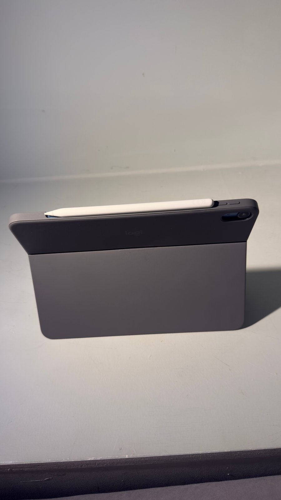 Foto 8 van iPad Air 5 (64GB, Wi-Fi, Blauw) + Toetsenbordhoes + Apple Pe