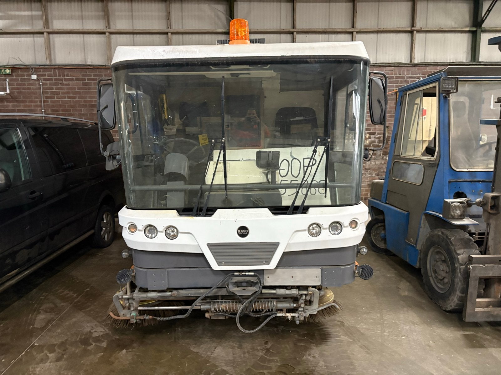 Ravo 530 Veegmachine - Starten en Lopen, Zakelijke goederen, Machines en Bouw | Overig, Ophalen