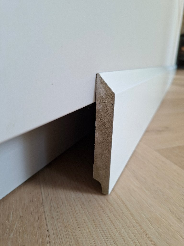 56 meter plint 120x20mm RAL 9010 afgelakt, Doe-het-zelf en Verbouw, Plinten en Afwerking, Ophalen, Nieuw, Mdf, 200 tot 250 cm