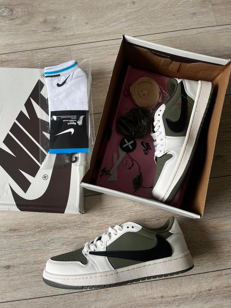Travis Scott Olive Green, Ophalen of Verzenden, Nieuw, Overige kleuren