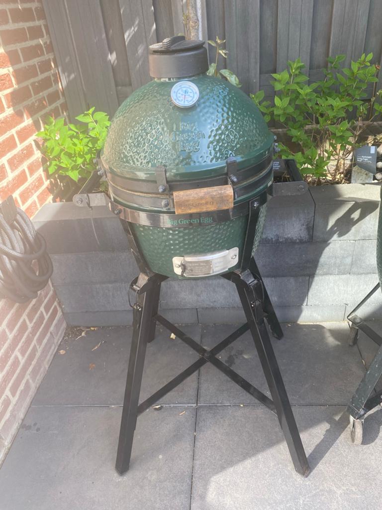 Big Green Egg mini max of small met onderstel en hoes, Tuin en Terras, Ophalen, Gebruikt, Met accessoires