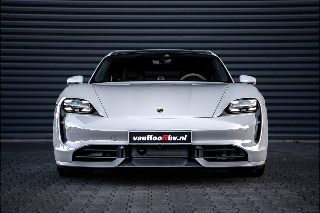 Porsche Taycan Turbo Sport Turismo - Krijt - Display - Sport, Auto's, Porsche, Automaat, Gebruikt, Zwart, 4 stoelen