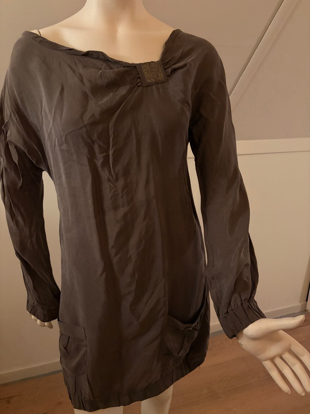 Liu Jo zijden jurk & Essentiel blazer - Maat 36, Kleding | Dames, Ophalen of Verzenden, Gedragen, Maat 36 (S), Bruin