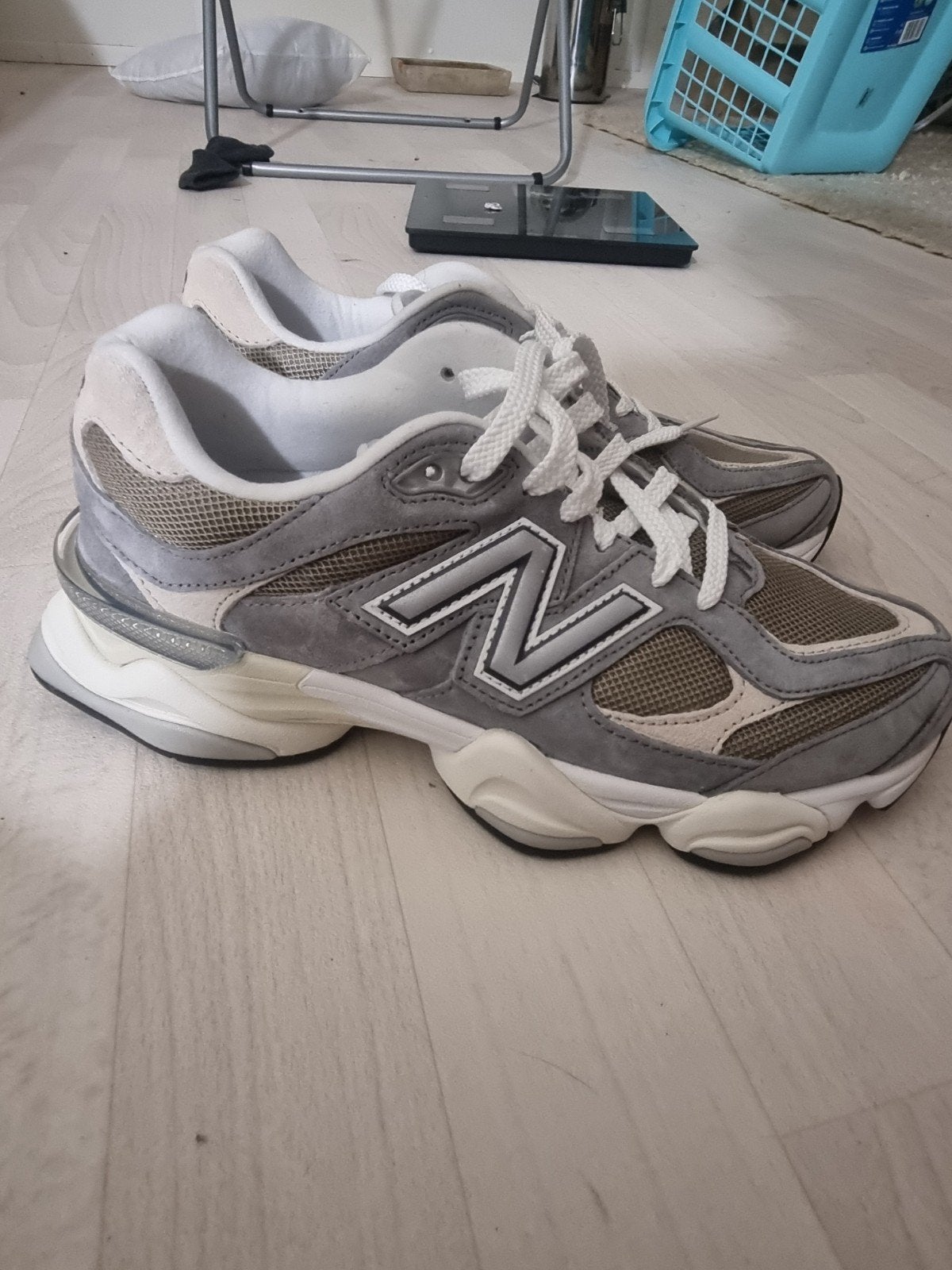 New Balance 9060 Sneakers Grijs Maat 41.5, Ophalen of Verzenden, Nieuw