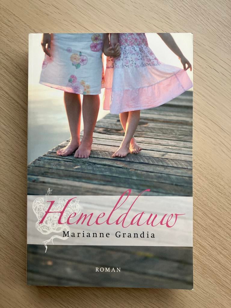 Hemeldauw - Marianne Grandia, Boeken, Ophalen of Verzenden, Gelezen