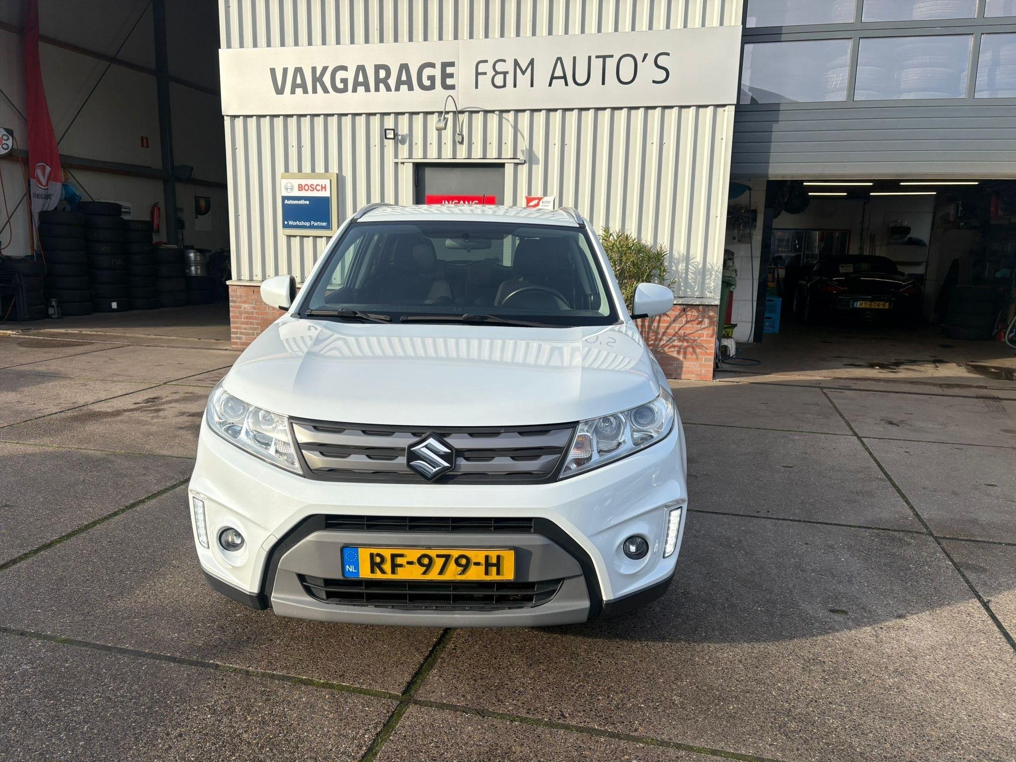 Suzuki Vitara 1.6 Exclusive Airco, trekhaak, camera, Auto's, Voorwielaandrijving, Stof, Euro 6, 4 cilinders