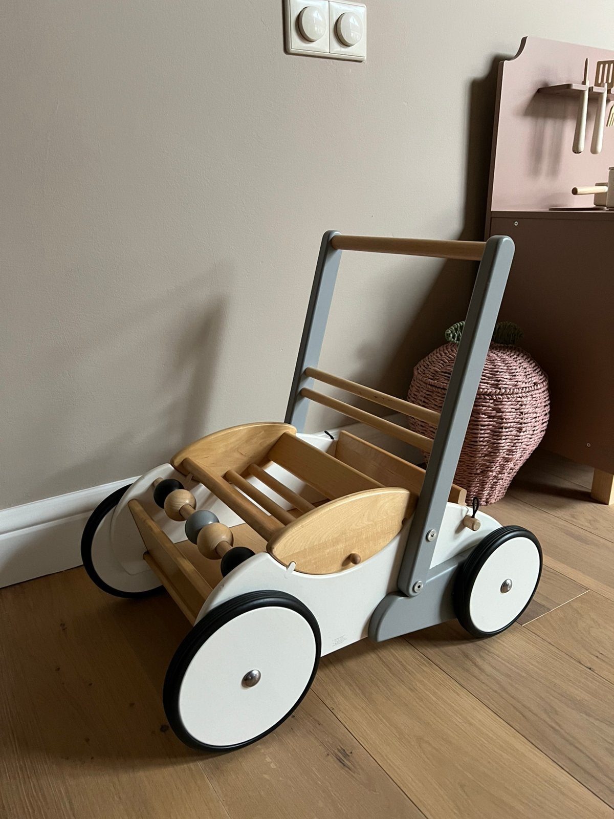 Bajo houten baby loopwagen, Ophalen, Zo goed als nieuw, Overige typen, Met wieltjes