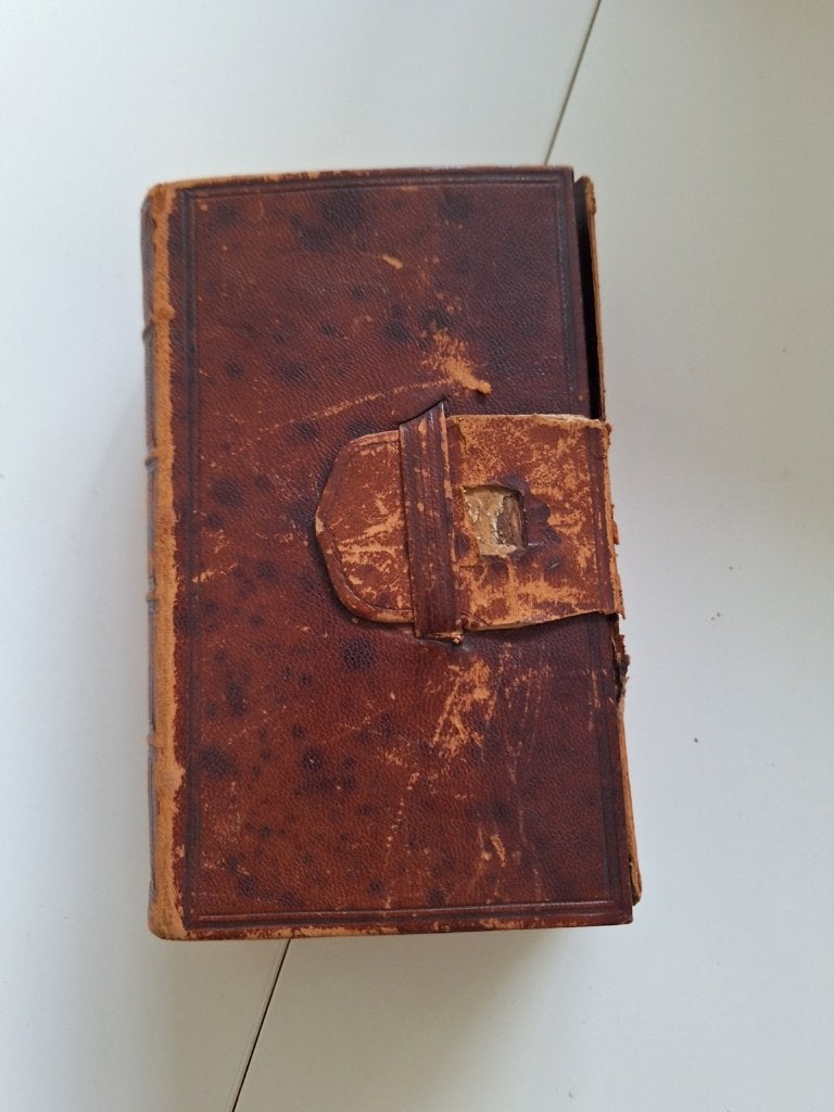 Oude Bijbel 1870, Antiek en Kunst, Antiek | Boeken en Bijbels, Ophalen