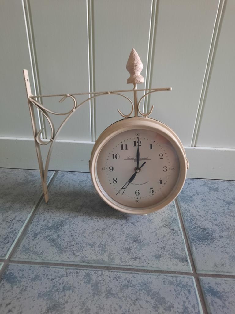Dubbelzijdige wandklok, Huis en Inrichting, Ophalen, Gebruikt, Analoog, Wandklok