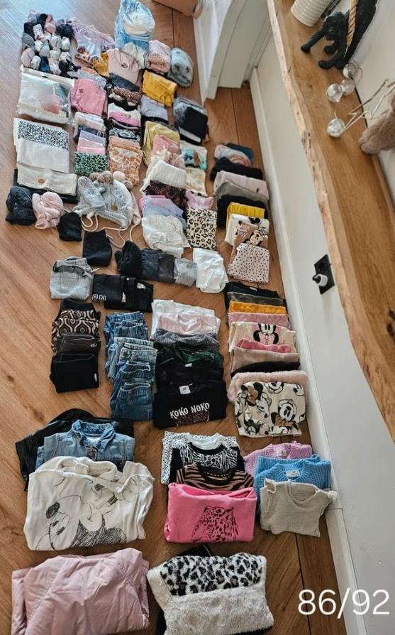 Grote partij meisjeskleding 86/92 & schoenen 23/24, Kinderen en Baby's, Kinderkleding | Kinder-kledingpakketten, Ophalen, Zo goed als nieuw