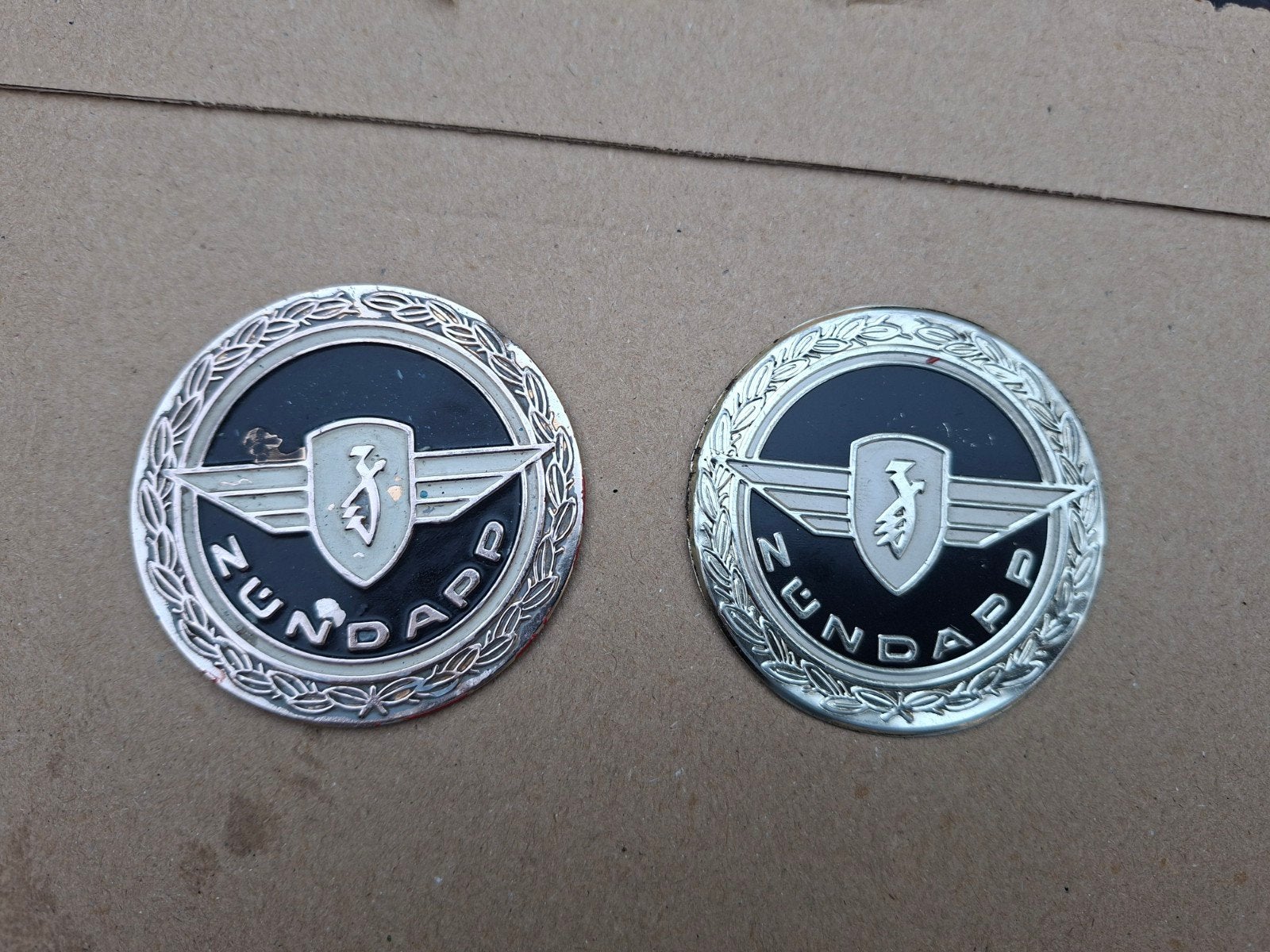 zundapp tank emblemen origineel, Ophalen of Verzenden, Gebruikt, Tank