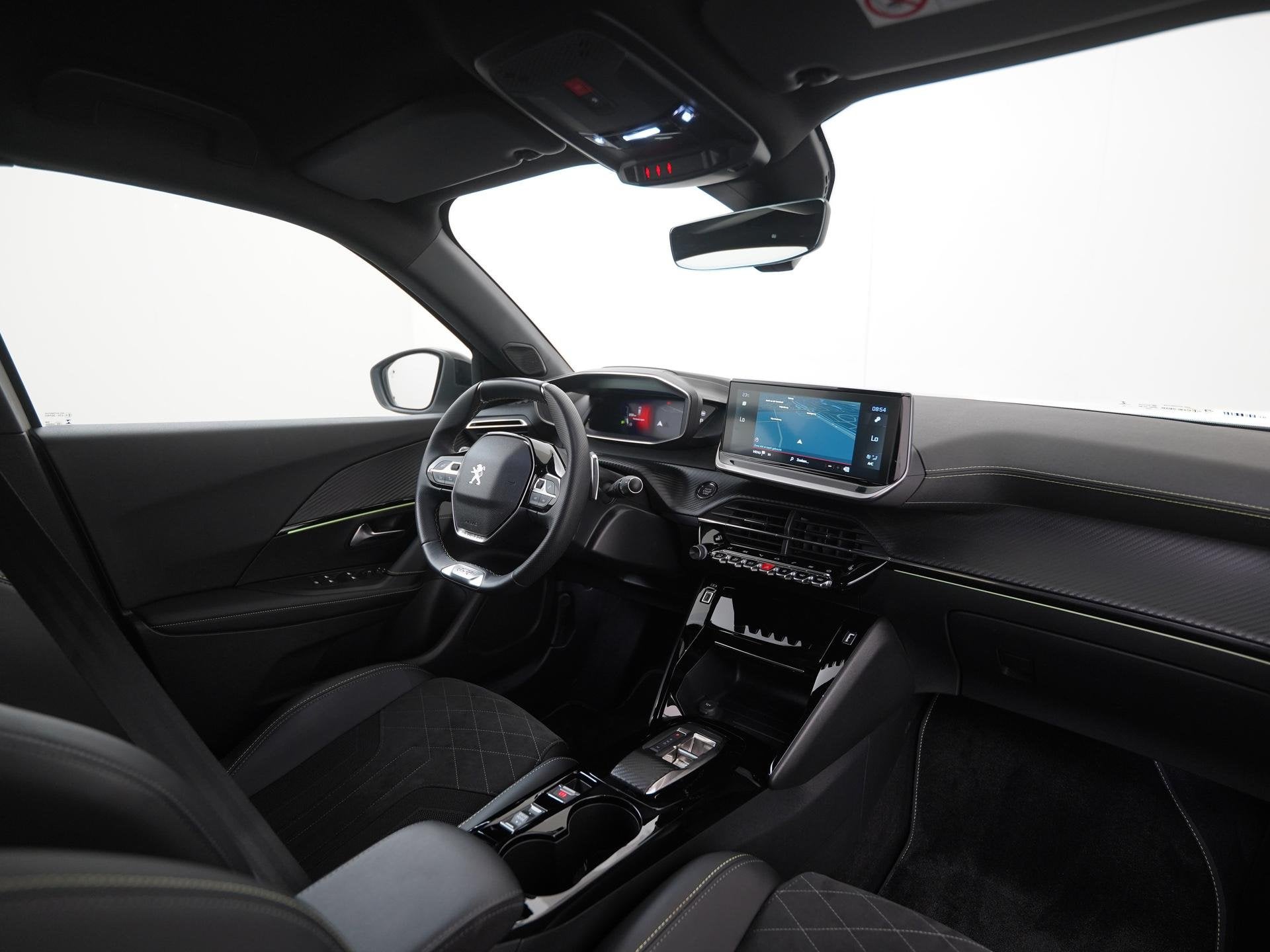 Peugeot 2008 1.2 PureTech GT Pack | Leder/alcantara | Camera, Auto diversen, Automaat, Wit, SUV of Terreinwagen, Benzine