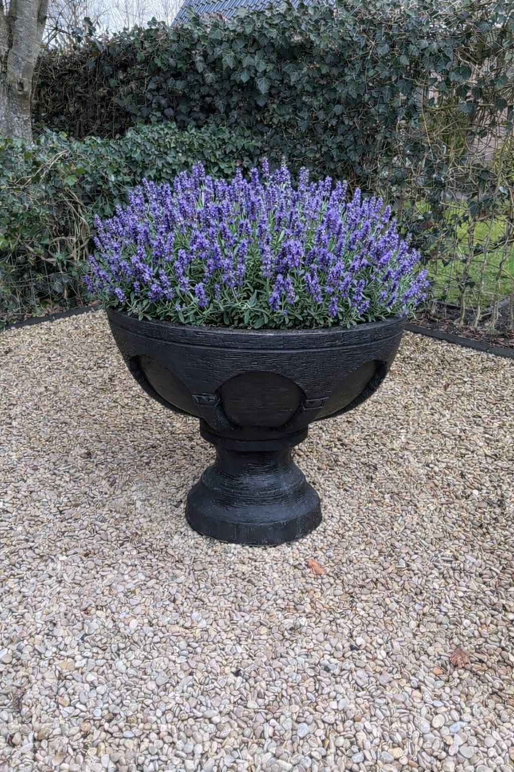 Exclusieve ronde bloemenbak op orginele sokkel, Tuin en Terras, Tuinvazen, Ophalen, Zo goed als nieuw