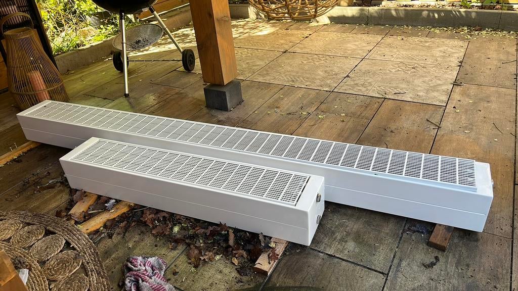 2 plintradiatoren RAL9016, Ophalen, 30 tot 80 cm, Overige typen, 150 cm of meer