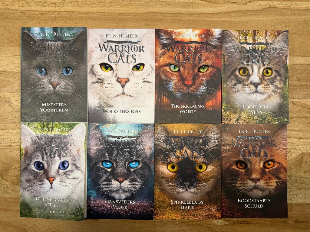 Warrior Cats Mini Avonturen eerste 8 Nederlandstalige boeken, Ophalen of Verzenden, Gelezen, Erin Hunter