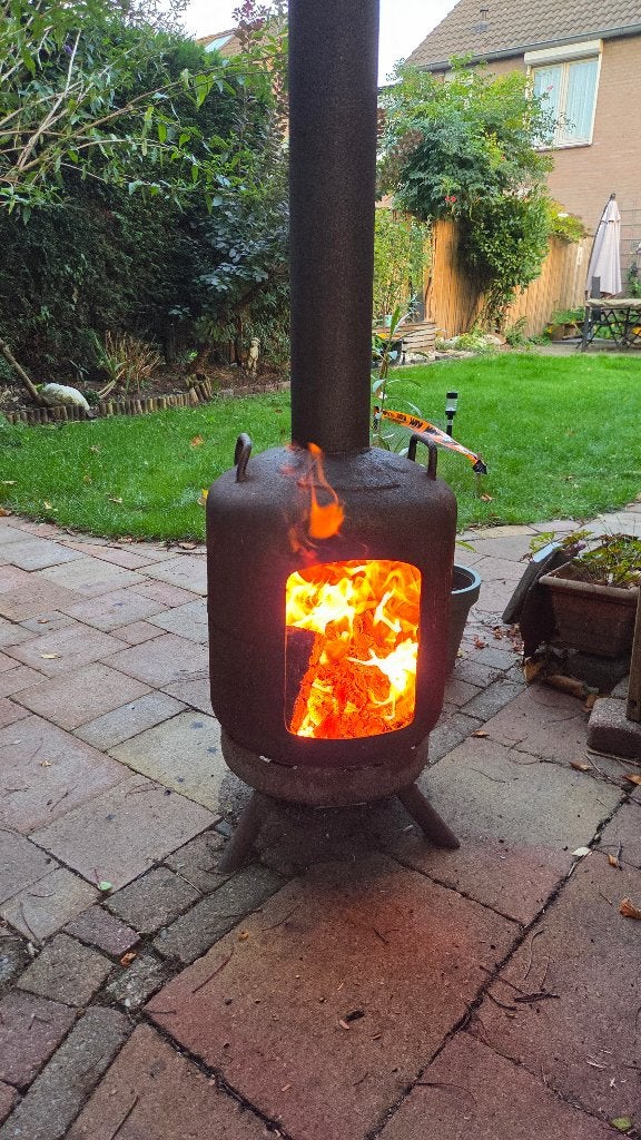 Tuinkachel dikbuik gasfles met pijp, Ophalen, Zo goed als nieuw