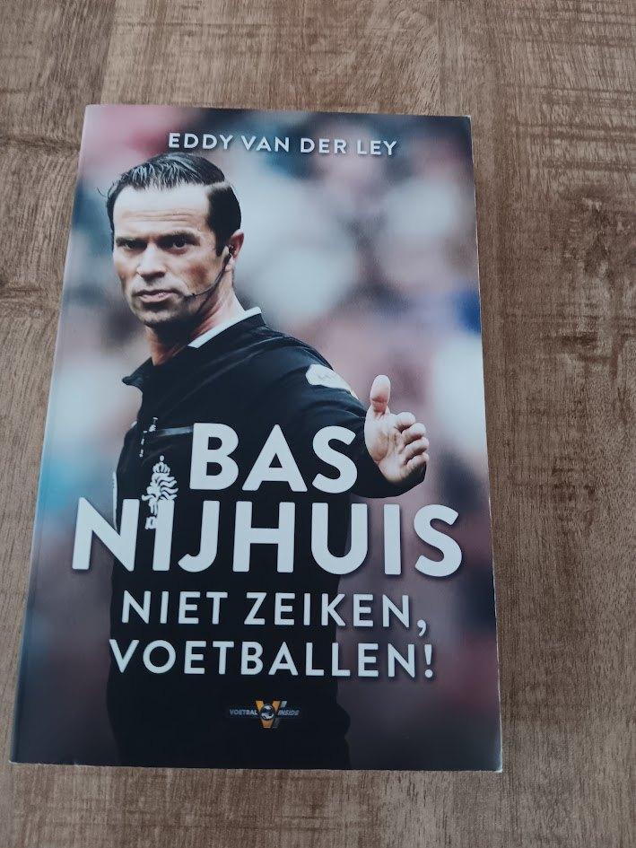 Bas Nijhuis Niet zeiken voetballen, Ophalen, Eddy van der Ley, Zo goed als nieuw, Balsport